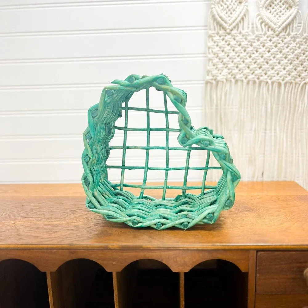 Vintage Green‎ Heart Wicker Basket: Boho Wall Decor